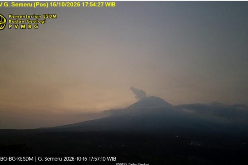 Gunung Semeru Kembali Erupsi, Kolom Abu Vulkanik Membubung Setinggi 600 Meter